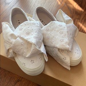 Joshua’s Woman’s Sneaker